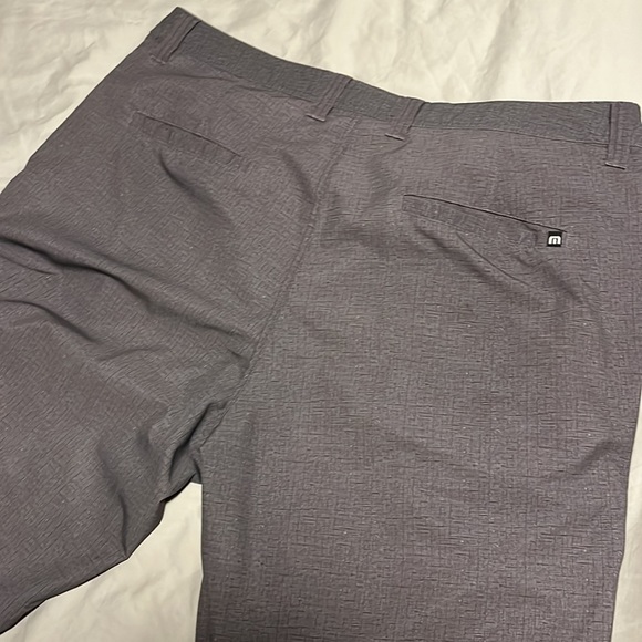 Travis Mathew shorts - Picture 3 of 3